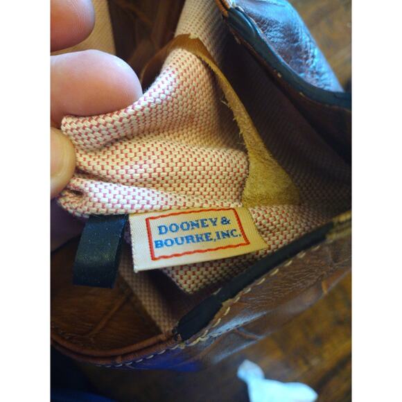 Matching Dooney & Bourke Croc Embossed Cognac Leather Med Cinzia Bag & Wallet - Picture 10 of 13